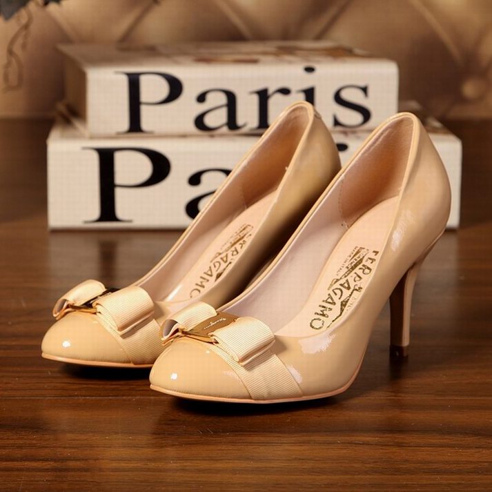 women Ferragamo high heel in cream color 259