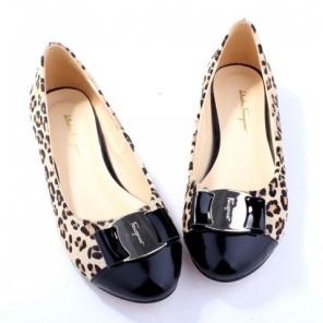Discount Ferragamo Varina Fun Women Flat Shoes Dark Blue Leopard