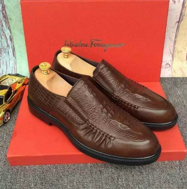 Ferragamo Crocodile Slip-On Men Shoes In Coffee Color