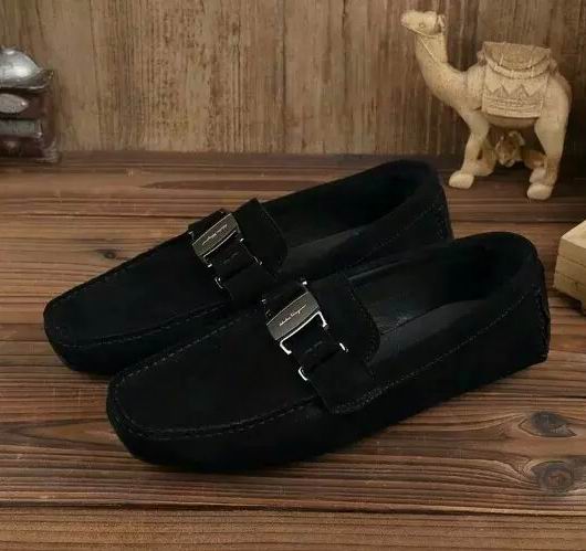 Ferragamo Driver Suede Mocassin With Vara Ornament Black Shoes For Men